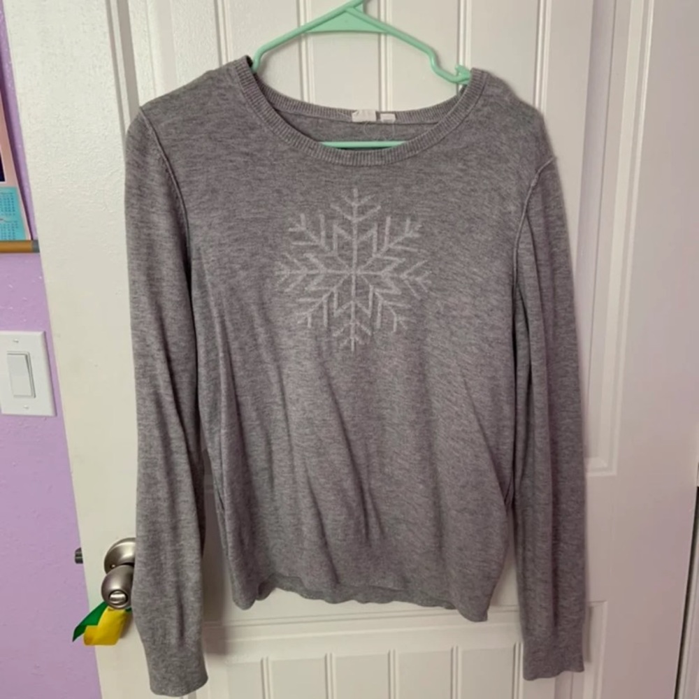 Gap sweater